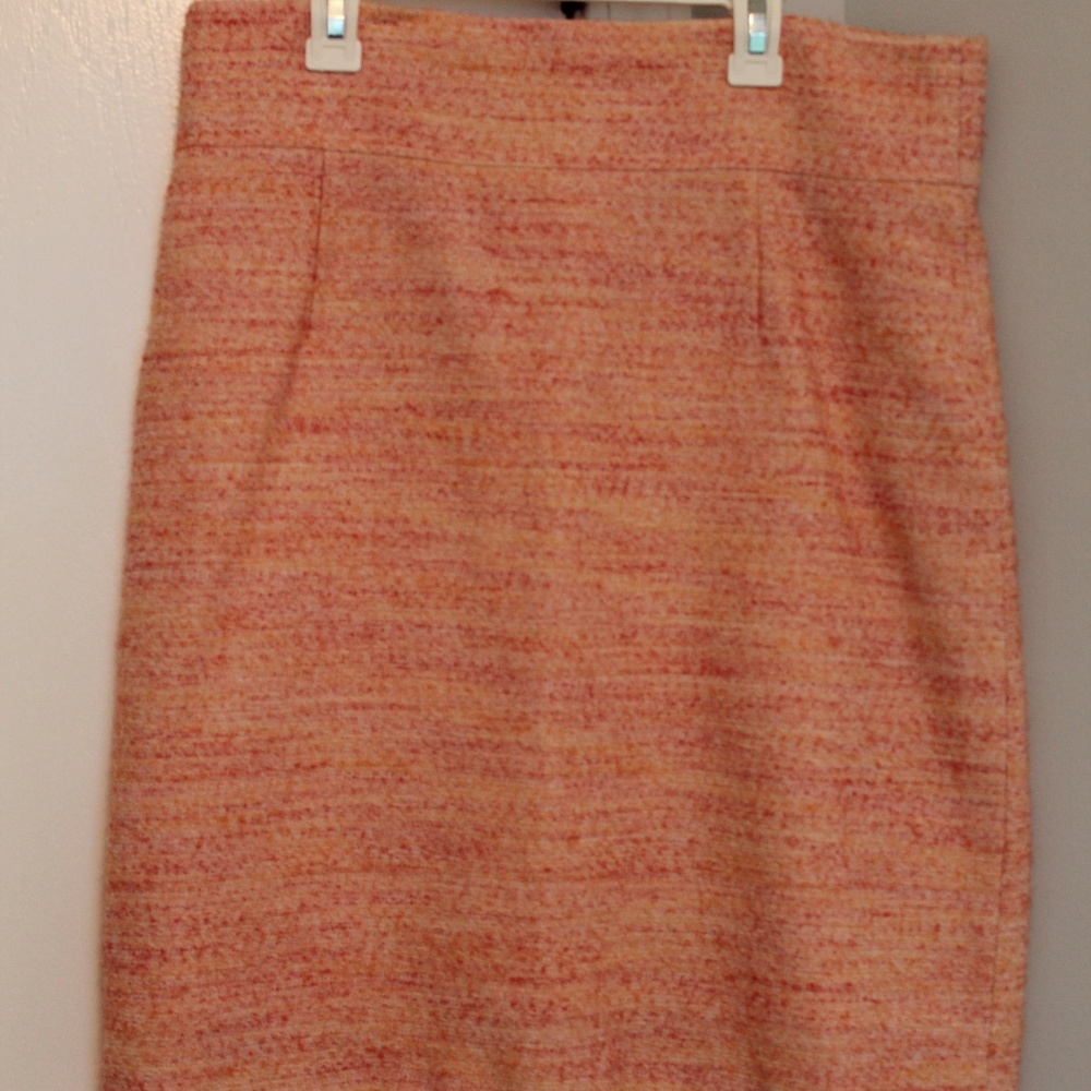 Pink tweed pencil skirt